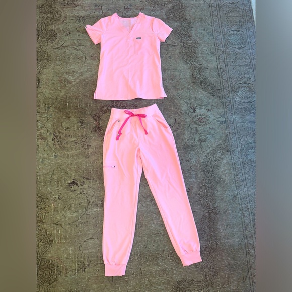 Figs Other - Fight Club Pink FIGS scrub set XS-S